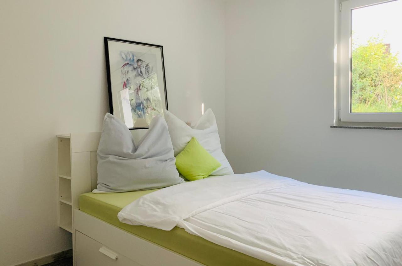 Firmen & Ferienwohnung Brecht 1 Waibstadt Екстериор снимка