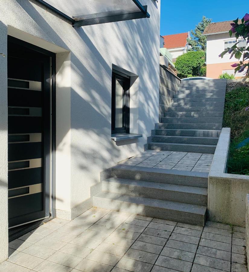 Firmen & Ferienwohnung Brecht 1 Waibstadt Екстериор снимка