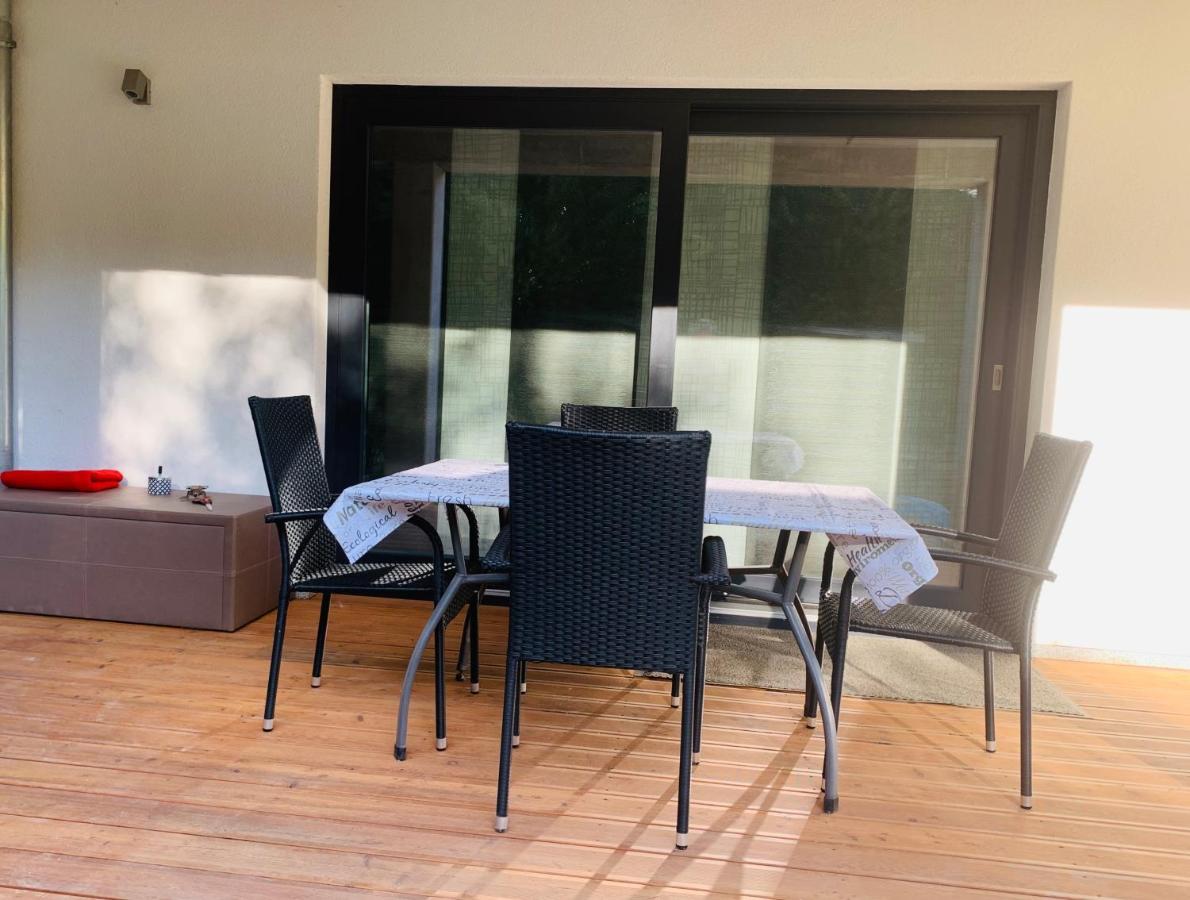 Firmen & Ferienwohnung Brecht 1 Waibstadt Екстериор снимка