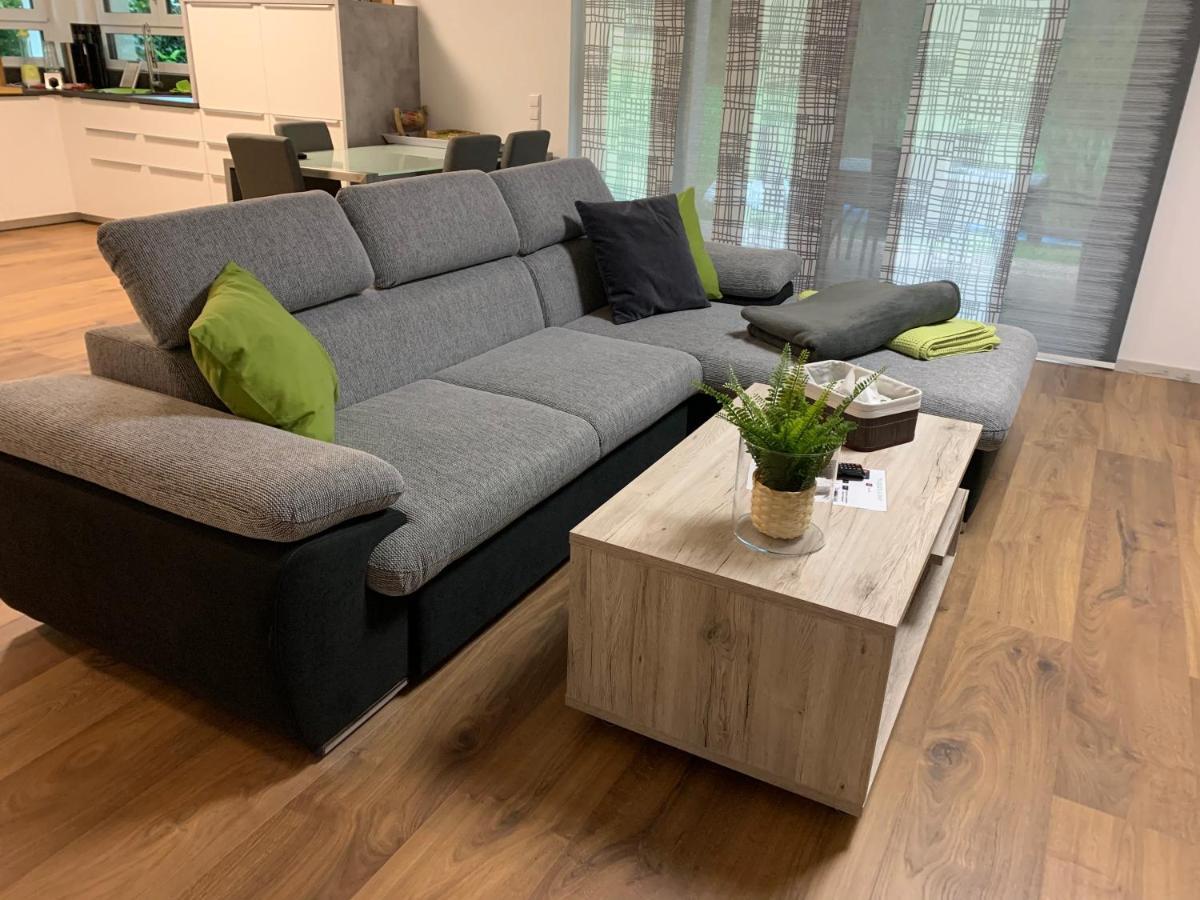 Firmen & Ferienwohnung Brecht 1 Waibstadt Екстериор снимка