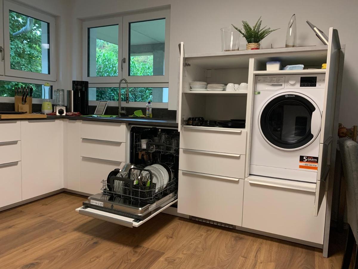 Firmen & Ferienwohnung Brecht 1 Waibstadt Екстериор снимка